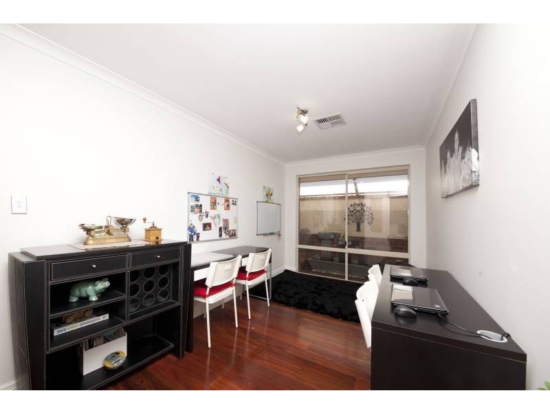 38 Crossland Way, Kardinya WA 6163