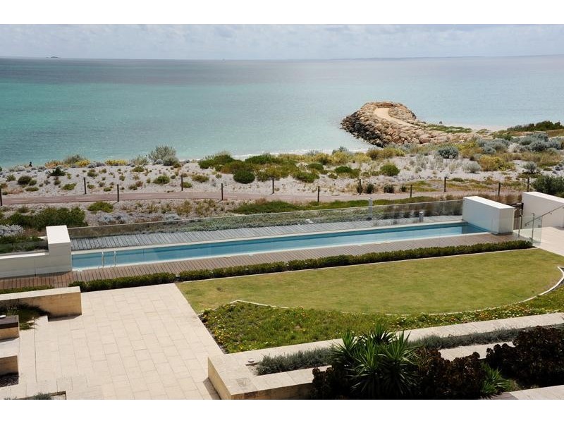 16/21 Ocean Drive, North Coogee WA 6163