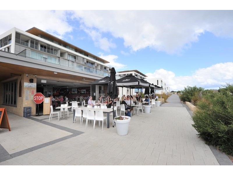 16/21 Ocean Drive, North Coogee WA 6163