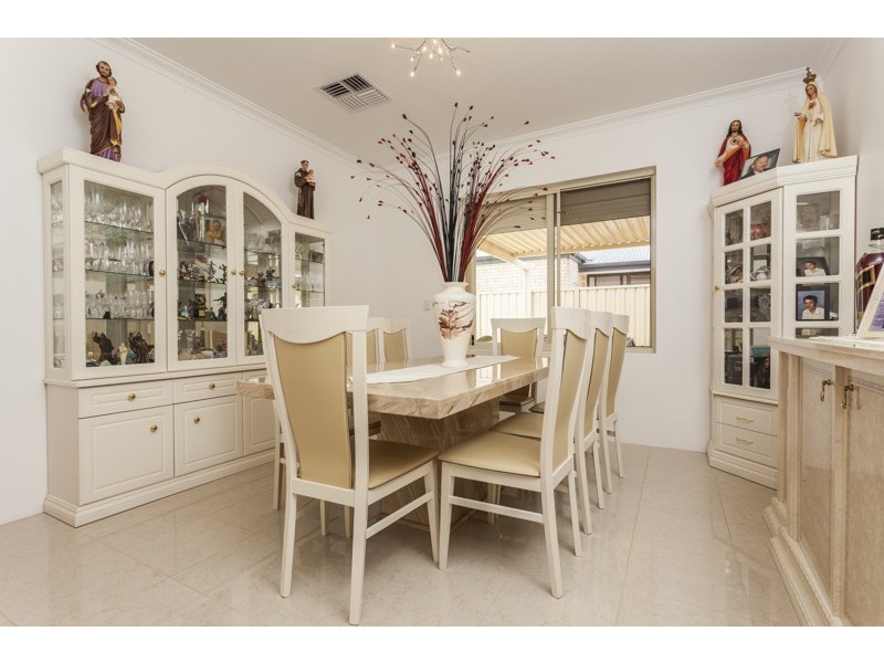 8 Carbine Way, Munster WA 6166