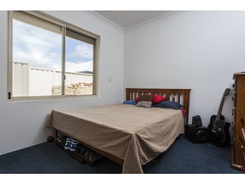 8 Carbine Way, Munster WA 6166