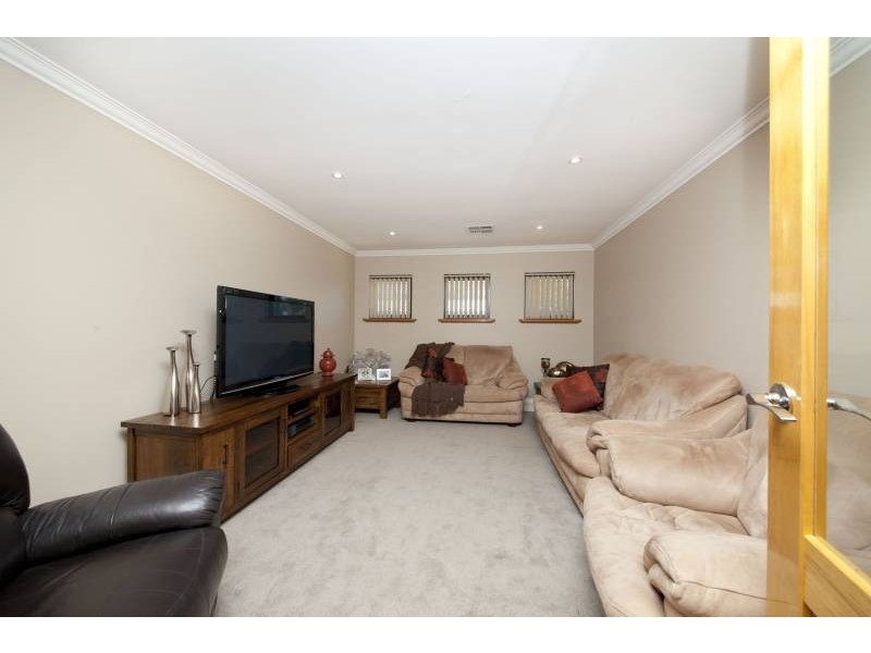 66 Edeline Street, Spearwood WA 6163