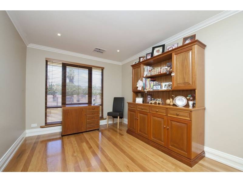 66 Edeline Street, Spearwood WA 6163