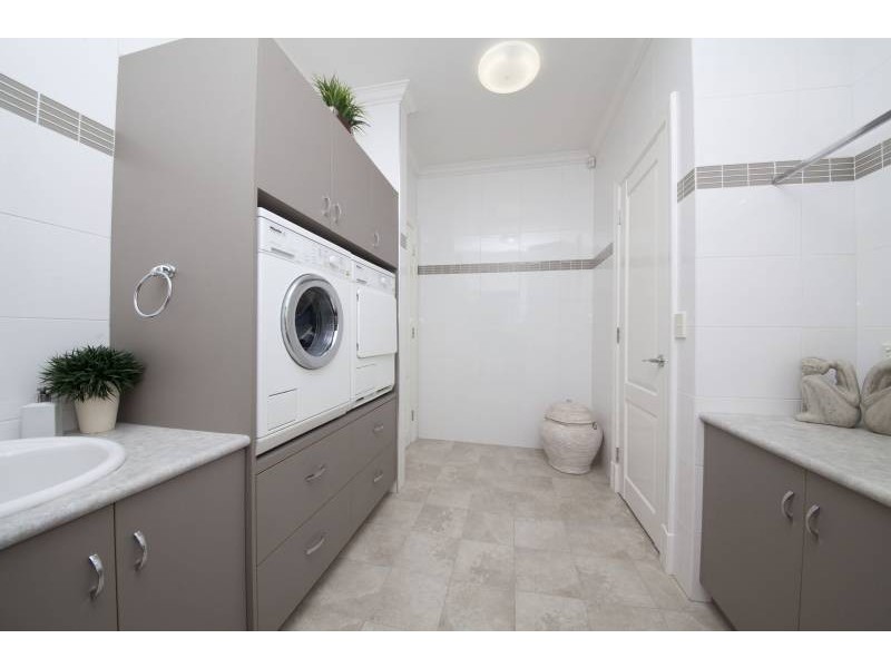 66 Edeline Street, Spearwood WA 6163