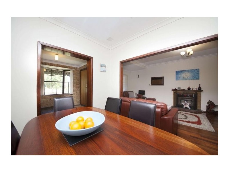 32 Redmond Road, Hamilton Hill WA 6163