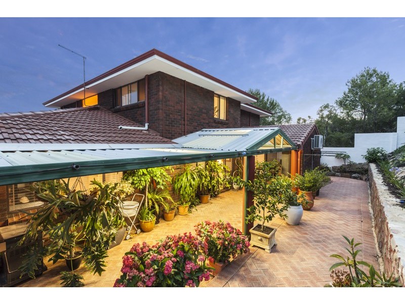 5 Conrad Court, Spearwood WA 6163