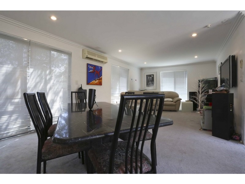 11 Colpoys Place, Coogee WA 6166