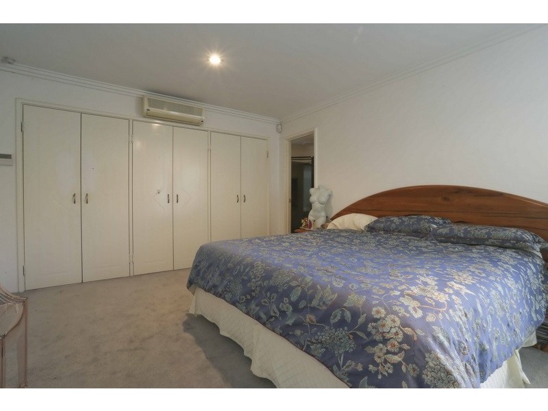 11 Colpoys Place, Coogee WA 6166