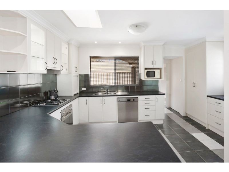 8A Berkshire Place, Kardinya WA 6163