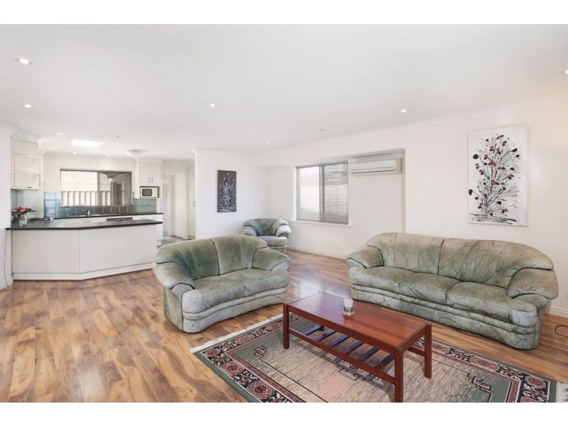 8A Berkshire Place, Kardinya WA 6163