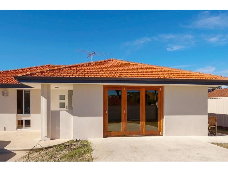 8A Berkshire Place, Kardinya WA 6163