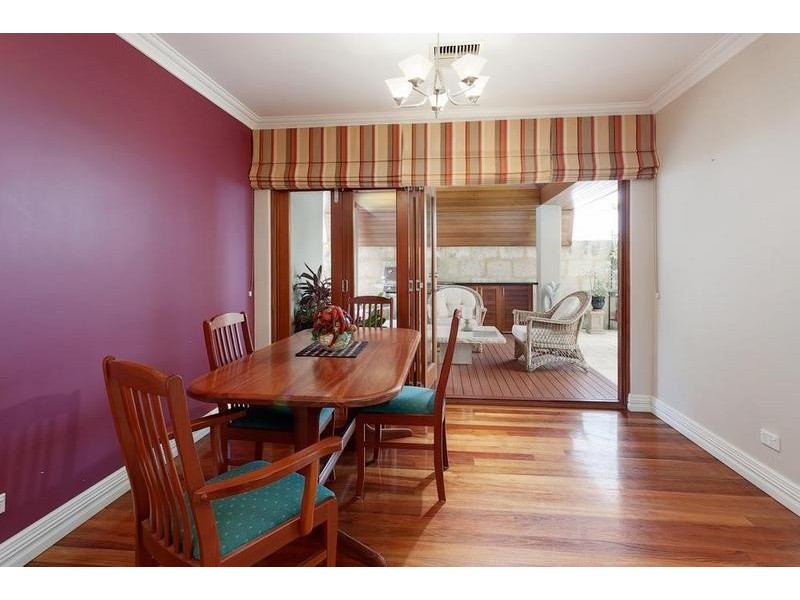 98c Edmund St, Fremantle WA 6160