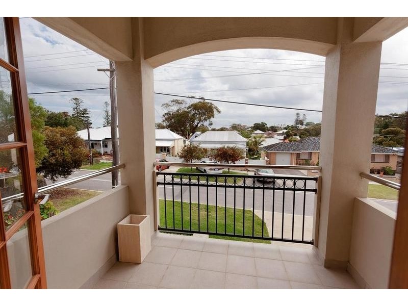 98c Edmund St, Fremantle WA 6160