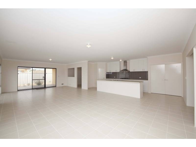 3 Albion Avenue, Munster WA 6166