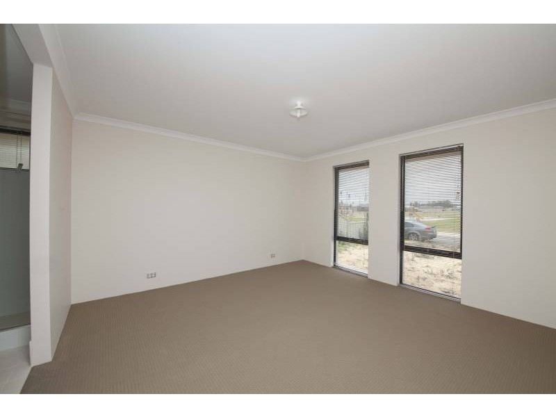 3 Albion Avenue, Munster WA 6166