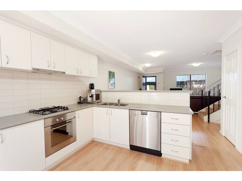 4/250 Healy Road, Hamilton Hill WA 6163