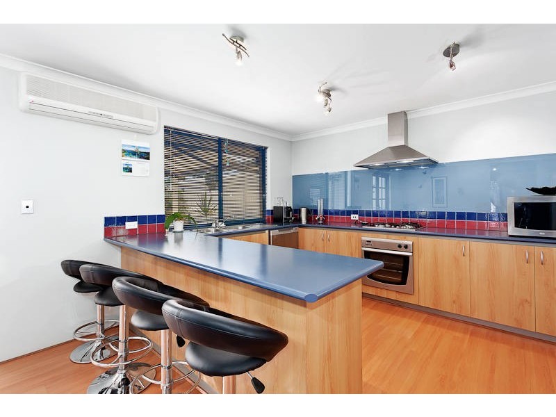 21 Marav Court, Success WA 6164