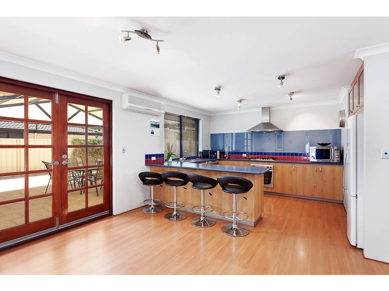 21 Marav Court, Success WA 6164