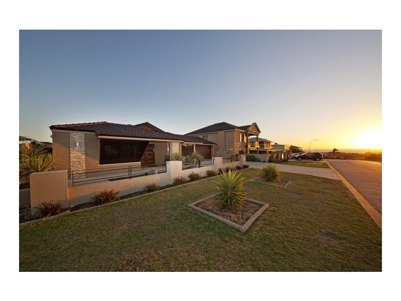 62 Castellon Crescent, Coogee WA 6166