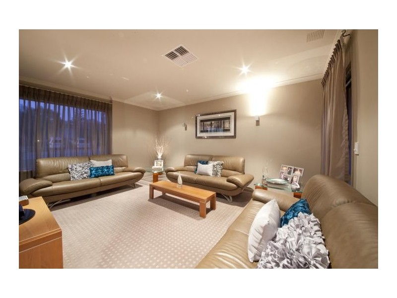 62 Castellon Crescent, Coogee WA 6166