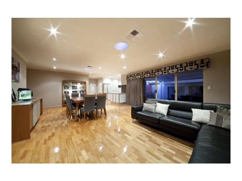 62 Castellon Crescent, Coogee WA 6166