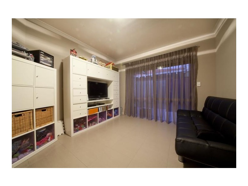 62 Castellon Crescent, Coogee WA 6166