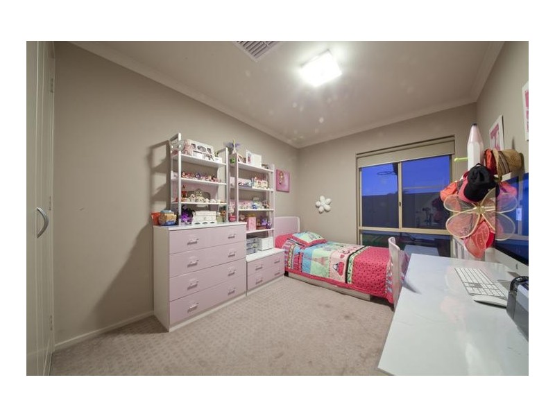 62 Castellon Crescent, Coogee WA 6166