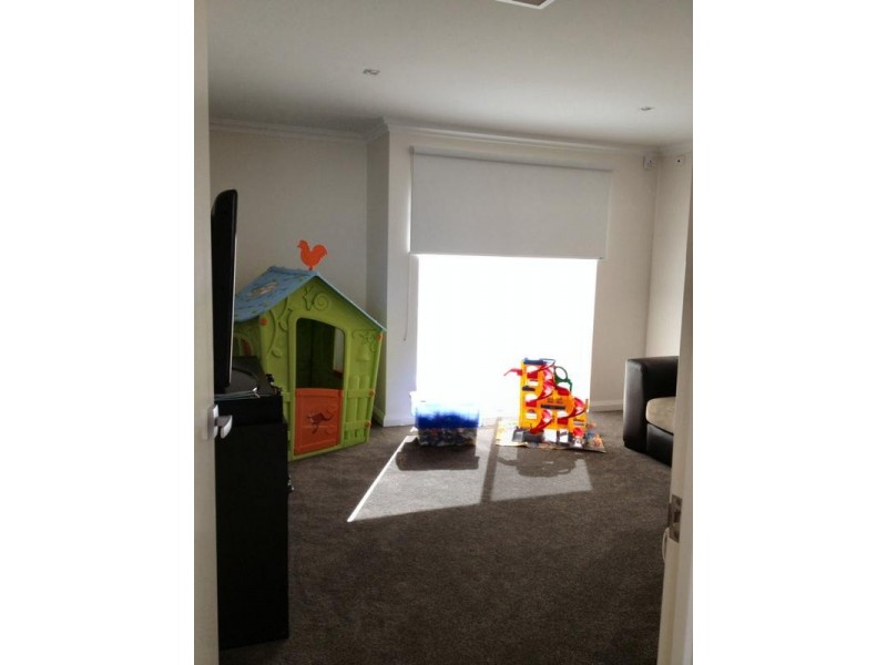 17 Leschenault Blv, Munster WA 6166