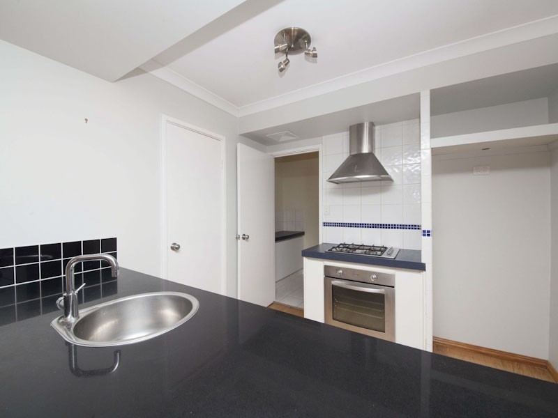 6/89 Forrest Road, Hamilton Hill WA 6163