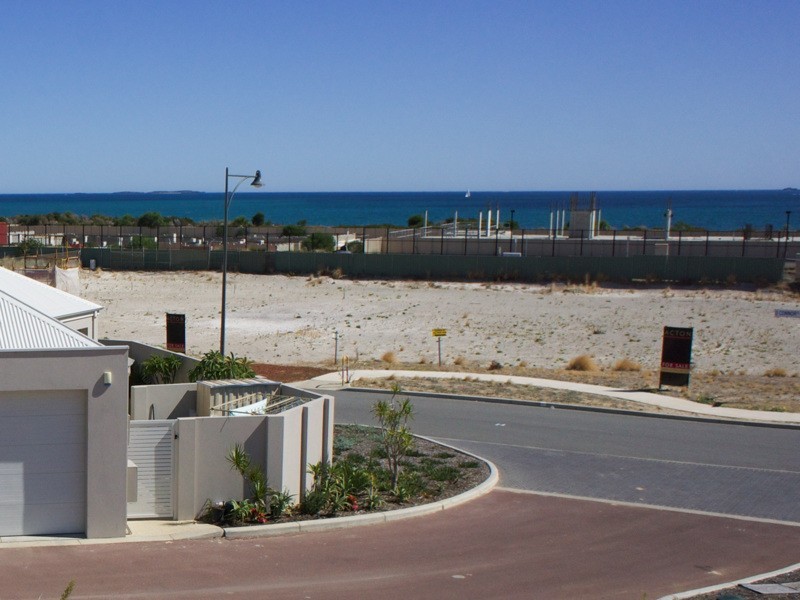 8 Picard Lane, North Coogee WA 6163