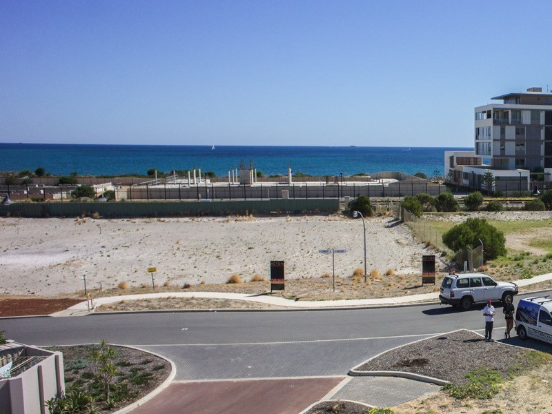 8 Picard Lane, North Coogee WA 6163