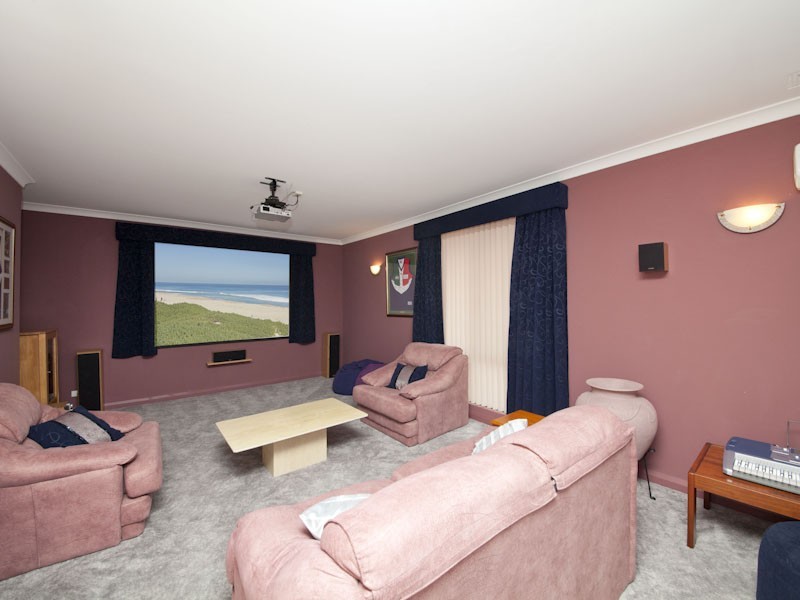 19 Husk Parade, Coogee WA 6166