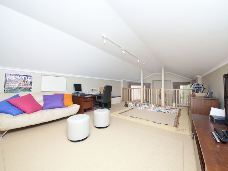 19 Husk Parade, Coogee WA 6166