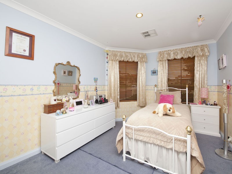 19 Husk Parade, Coogee WA 6166