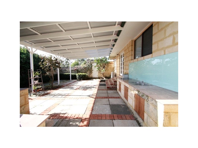 69 Redmond Road, Hamilton Hill WA 6163