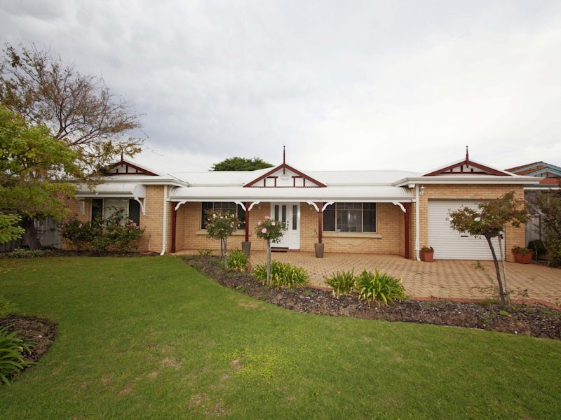 6 Palma Place, Coogee WA 6166