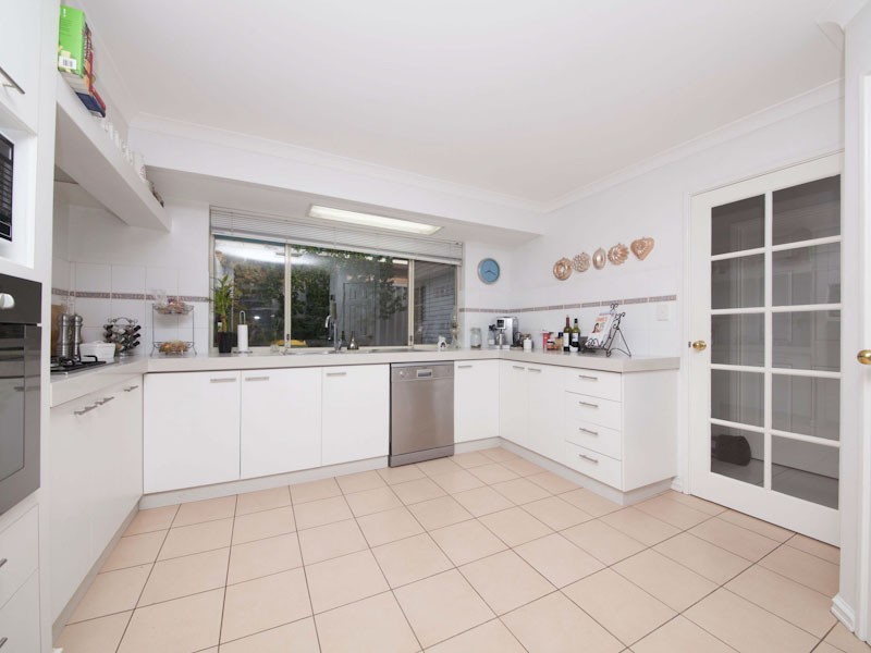 6 Palma Place, Coogee WA 6166