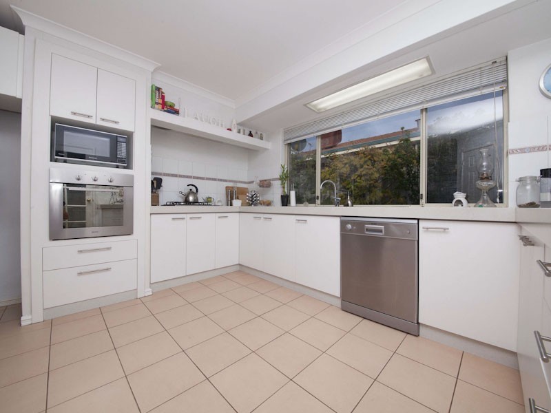 6 Palma Place, Coogee WA 6166