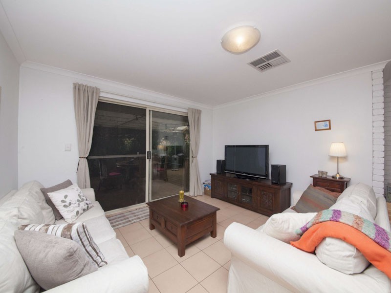 6 Palma Place, Coogee WA 6166