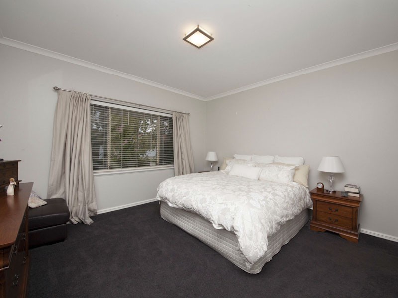 6 Palma Place, Coogee WA 6166