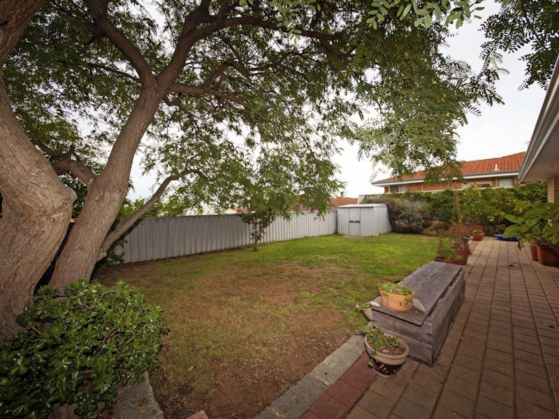 6 Palma Place, Coogee WA 6166