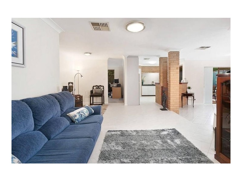 16 Gilbertson Road, Kardinya WA 6163