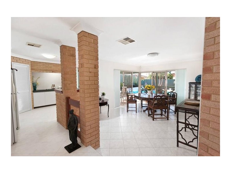 16 Gilbertson Road, Kardinya WA 6163