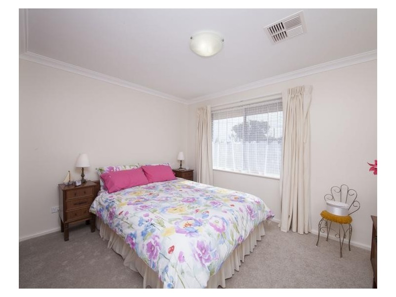 8 Mears Place, Spearwood WA 6163