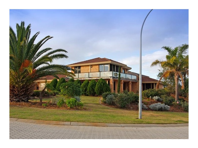 2 Korel Place, Coogee WA 6166