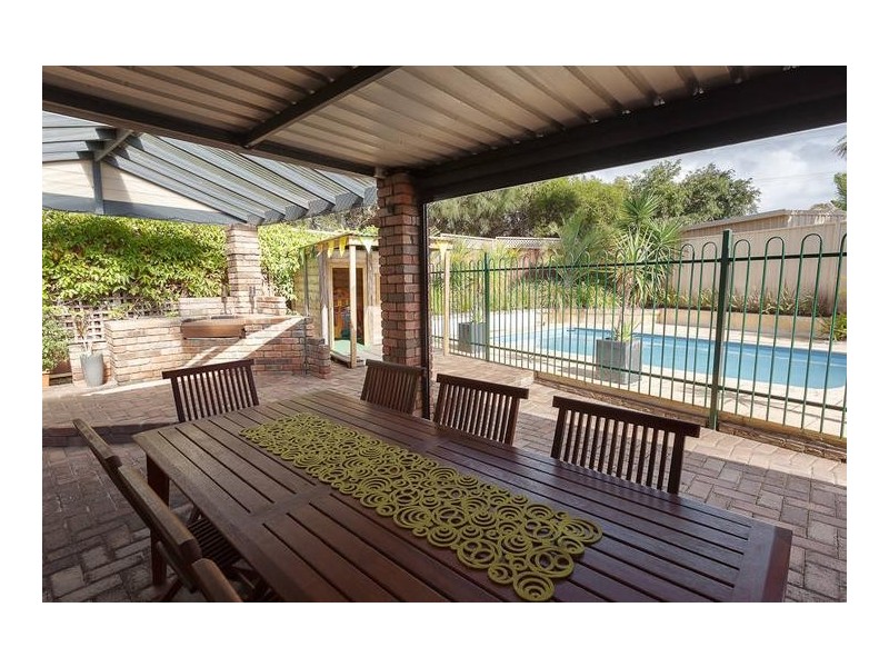 26 Beckett Close, Munster WA 6166