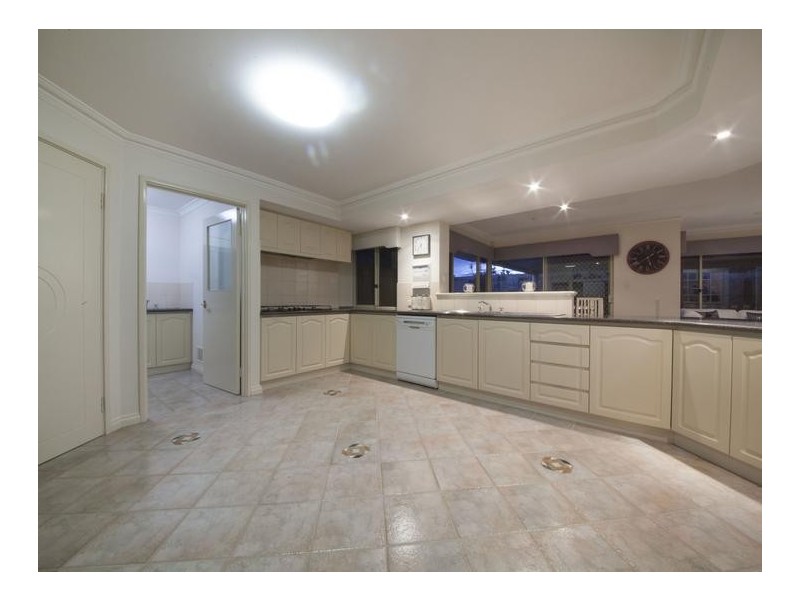 13 Turtle Point Cove, Jandakot WA 6164