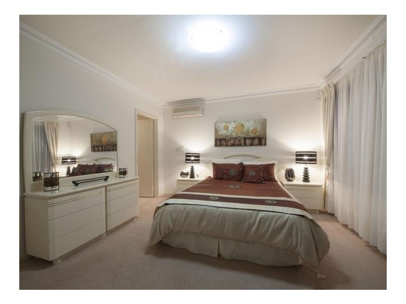 13 Turtle Point Cove, Jandakot WA 6164
