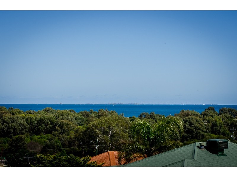 7 Mayor Road, Coogee WA 6166
