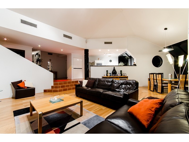 7 Mayor Road, Coogee WA 6166